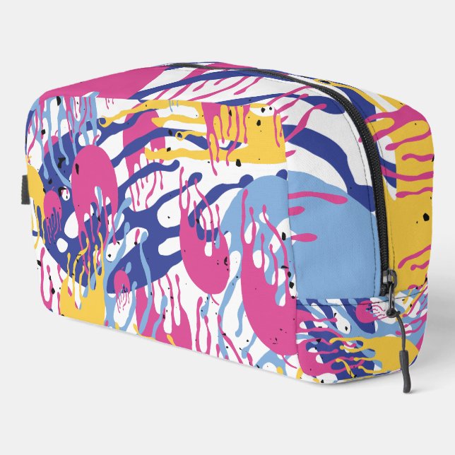 Abstract wave shapes. dopp kit (Right Corner)