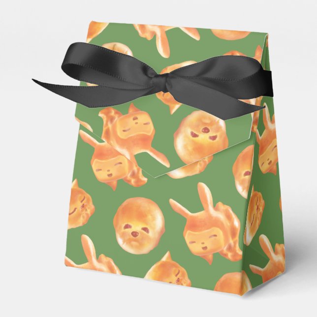 Adorable Animal Shaped Bread Pattern Favor Box (Front Side)