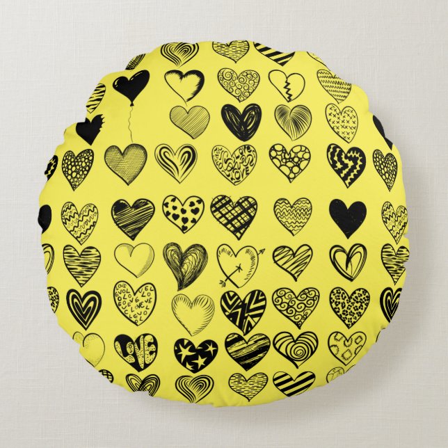 Adorable Black Heart Scribble Drawing Round Pillow (Front)