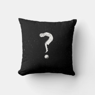 Ados noirs garçon coussin comme point d'interrogat