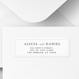 Adresse de retour de mariage encadrée par une typo