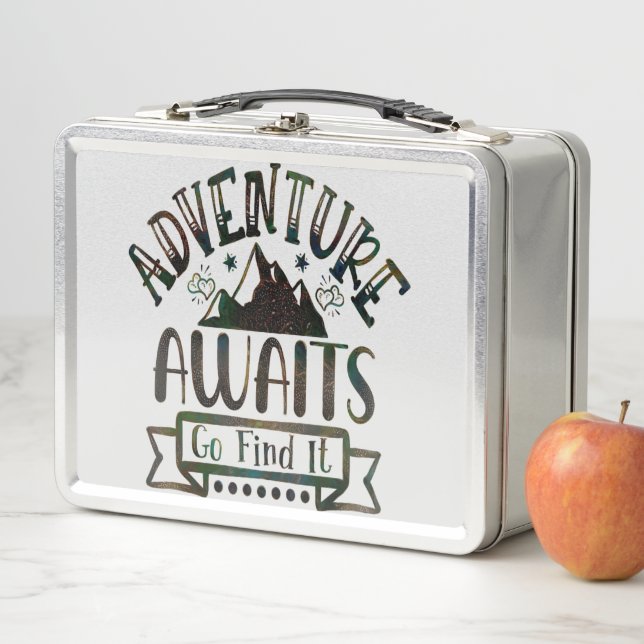 Adventure Await Go Find It Metal Lunch Box (En situation)