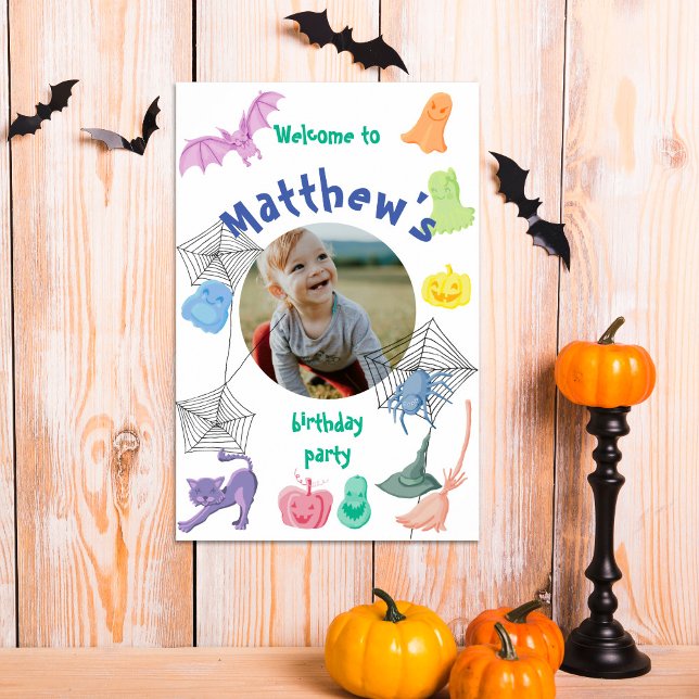 Affiche de bienvenue pour la fête d'anniversaire d (Halloween themed birthday party welcome sign. Customizable with photo and editable text.)