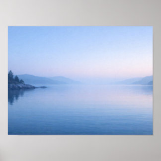 Affiche de Brume de Lac Bleu Serein - Eau de Monta