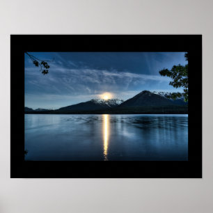 Affiche de la Lune Glowing sur le lac