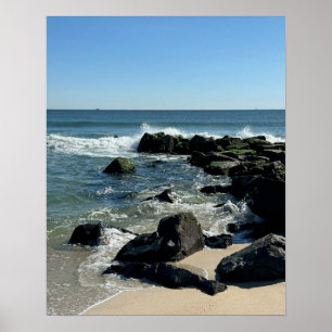 Affiche de rivage avec des rochers et des vagues