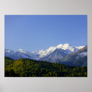 Affiche des montagnes du Grand Caucase enneigées