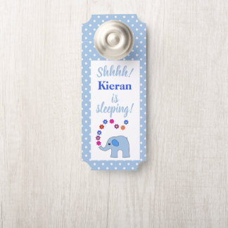 Affichette De Porte Eléphant Bleu Avec Fleurs Bébé Dort