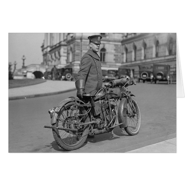 Agent de police à moto, 1922 (Devant horizontal)