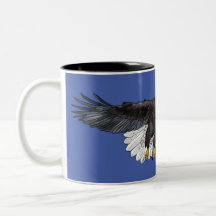 Aigle À Balles Avec Ailes Étaler La Mug De Café