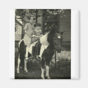 AIMANT 2 FILLES ET UN CHEVAL