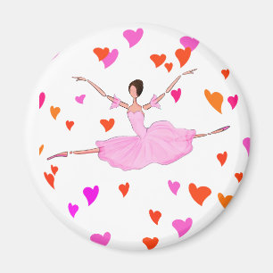Aimant Ballerine dansant dans des cœurs colorés