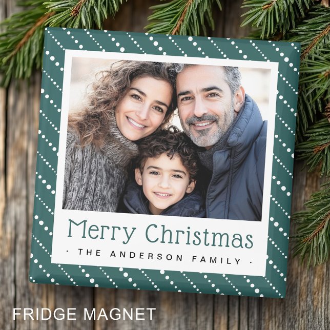 Aimant Bandes mignonettes joyeux pin de Noël photo verte (Cute dot stripes merry Christmas pine green photo Magnet)