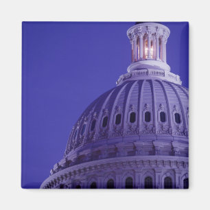 Aimant Capitol des États-Unis au crépuscule avec la