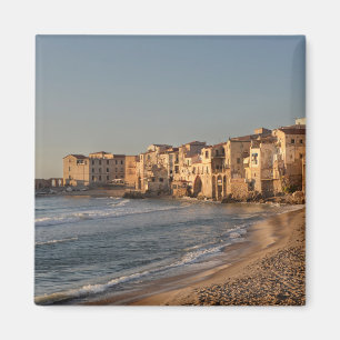 Aimant Cefalu, ville balnéaire en Sicile