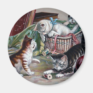 Aimant chats vilains de chatons jouant avec l'art