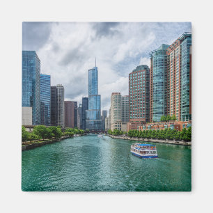 Aimant Chicago River and Trump Tower
