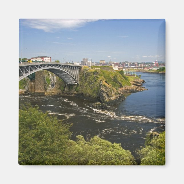 Aimant Chutes renversantes sur la rivière St. John à la r (Devant)