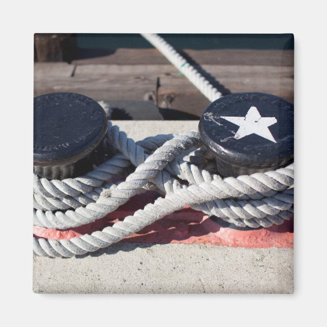 Aimant Corde attachée à deux bornes (Devant)