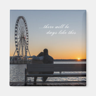 Aimant Couple Together Watch Sunset sur banc