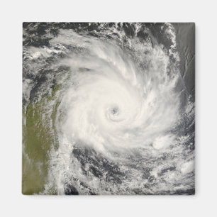 Aimant Cyclone tropical Ivan au-dessus du Madagascar