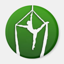 Danse de soie aérienne sur vert