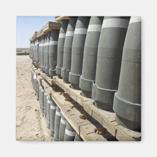 Aimant Des rangées des munitions sont empilées et