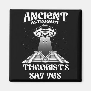 Aimant Des Théoristes D'Astronautes Anciens Disent Oui al