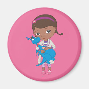 Aimant Docteur McStuffins tenant du Stuffy