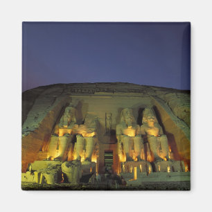 Aimant Égypte, Abu Simbel, Figures colossales de Ramsès
