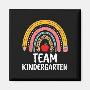 Aimant Équipe jardin d'enfants boho arc-en-ciel crayon k