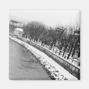 Aimant Europe, Autriche, Salzbourg. La rive de la rivière
