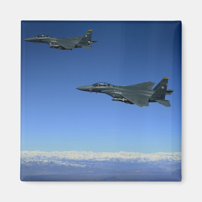 Aimant F-15E de l'armée de l'air américaine attaque les a (Devant)