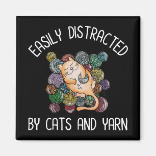 Aimant Facilement Distrait Par Les Chats Et Les Fils