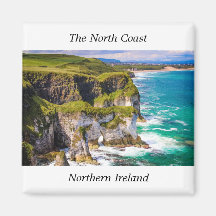 Falaises majestueuses de la côte nord de l'Irlande
