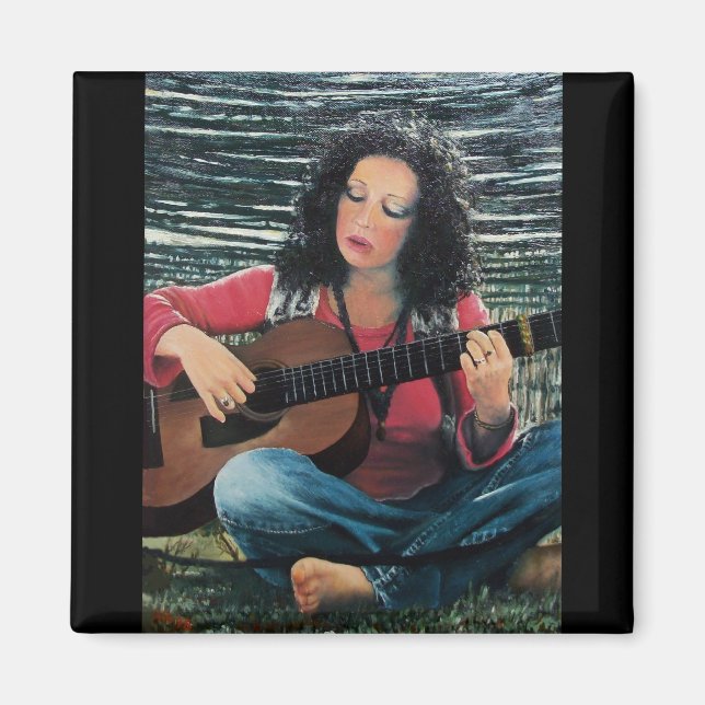 Aimant Femme Jouant De La Musique Avec Guitare Acoustique (Devant)