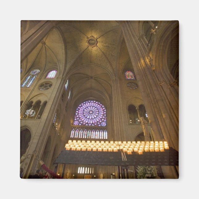 Aimant France, Paris. Intérieur de la cathédrale Notre-Da (Devant)