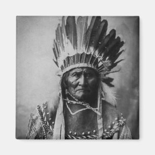 Aimant Geronimo dans l'Indien vintage de robe principale