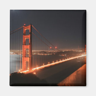 Aimant Golden Gate Bridge s'étinceler la nuit