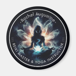 Aimant Instructrice de yoga en position de méditation ent