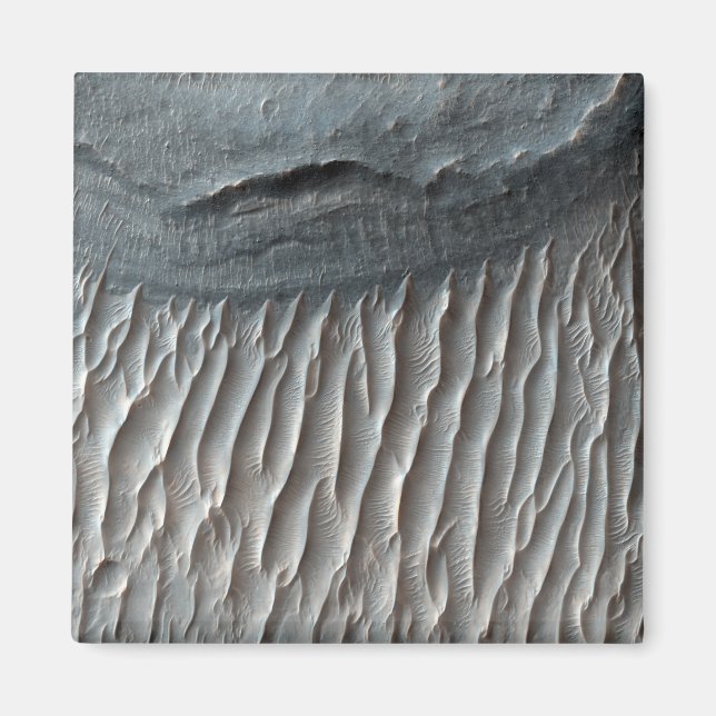 Aimant Ius Chasma, un grand canyon sur Mars (Devant)