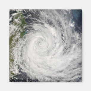 Aimant Jeu de cyclone tropical au large de Madagascar