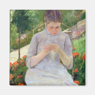 Aimant Jeune femme cousant dans le jardin, c.1880-82