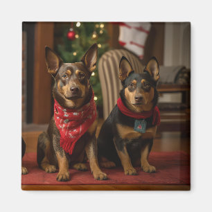 Aimant Kelpie australienne près de la cheminée Noël