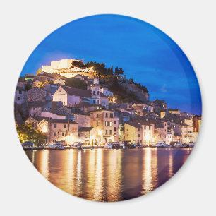 Aimant La ville croate de Sibenik la nuit