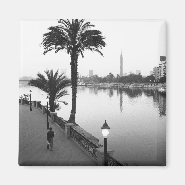 Aimant Le Caire Egypte, le long du Nil (Devant)