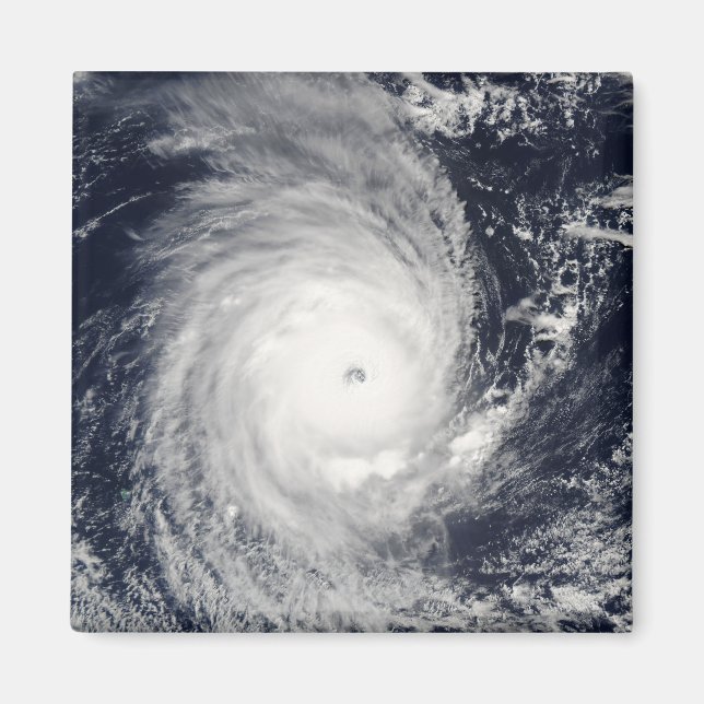 Aimant Le cyclone Adeline-Juliet se déplace vers l'ouest (Devant)
