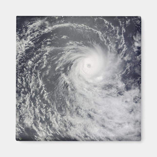 Aimant Le cyclone Anja au-dessus du sud de l'océan Indien (Devant)