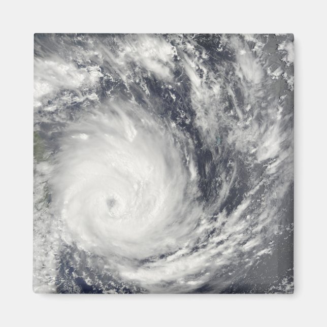 Aimant Le cyclone tropical Gael au large de Madagascar (Devant)