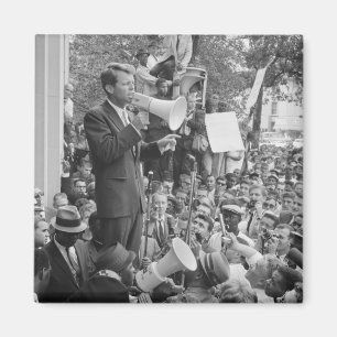 Aimant Le sénateur Robert Kennedy en campagne pour le pré